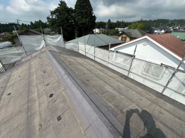 千葉市築20年のご住宅にて雨漏り修理〈コロニアルNEOにカバー工法〉の施工前写真